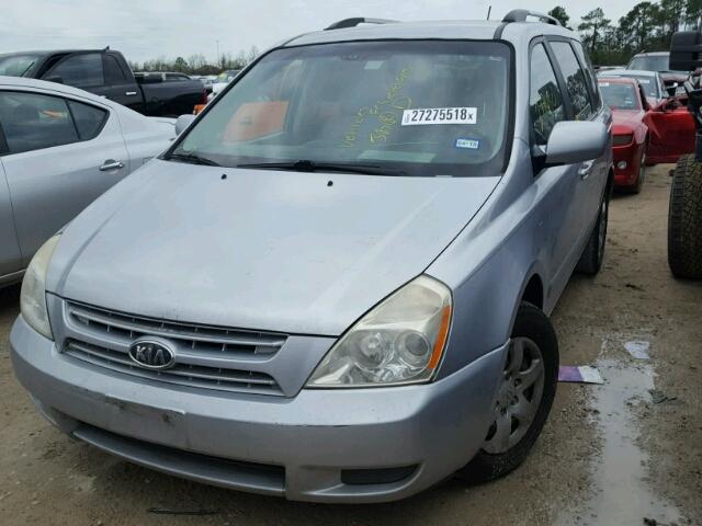 KNDMB133196317545 - 2009 KIA SEDONA SILVER photo 2