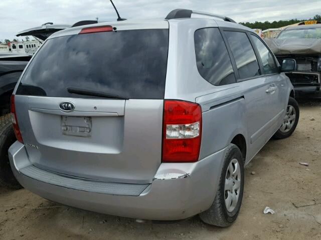 KNDMB133196317545 - 2009 KIA SEDONA SILVER photo 4