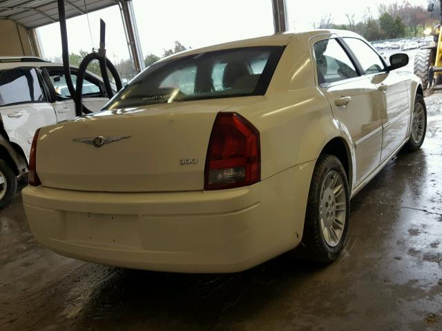 2C3KA43R77H731476 - 2007 CHRYSLER 300 WHITE photo 4