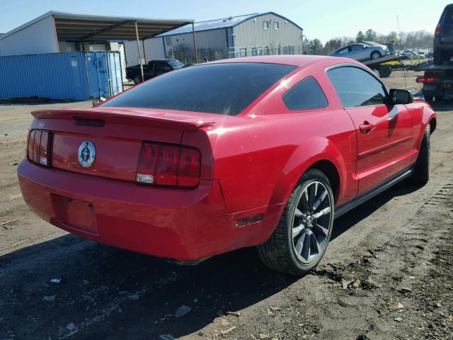 1ZVHT80N785190220 - 2008 FORD MUSTANG RED photo 4