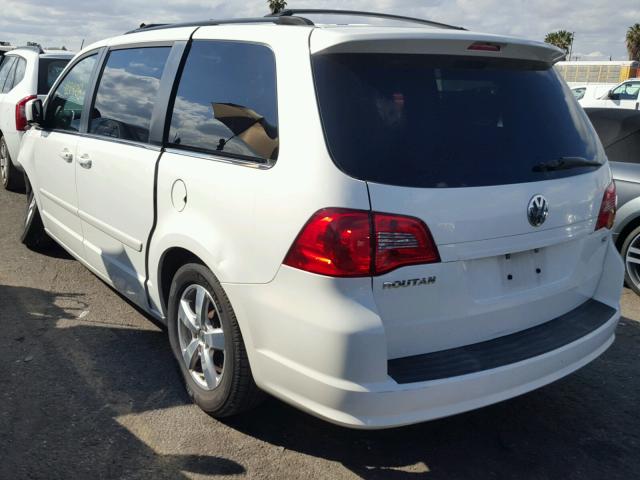 2V8HW34169R582554 - 2009 VOLKSWAGEN ROUTAN SE WHITE photo 3