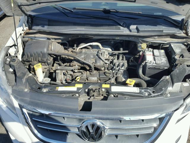 2V8HW34169R582554 - 2009 VOLKSWAGEN ROUTAN SE WHITE photo 7