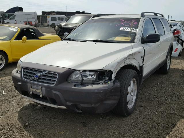 YV1SZ58D311045796 - 2001 VOLVO V70 XC WHITE photo 2