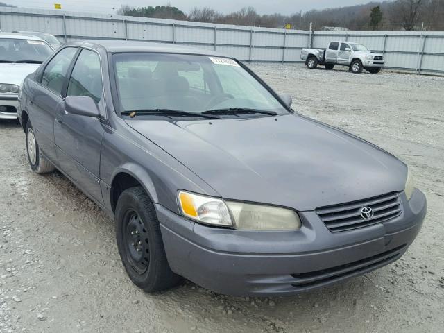 4T1BG22K3WU845890 - 1998 TOYOTA CAMRY CE GRAY photo 1