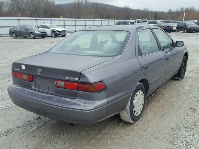 4T1BG22K3WU845890 - 1998 TOYOTA CAMRY CE GRAY photo 4