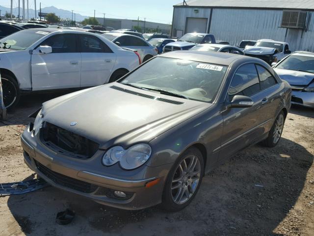 WDBTJ56H28F251470 - 2008 MERCEDES-BENZ CLK 350 GRAY photo 2