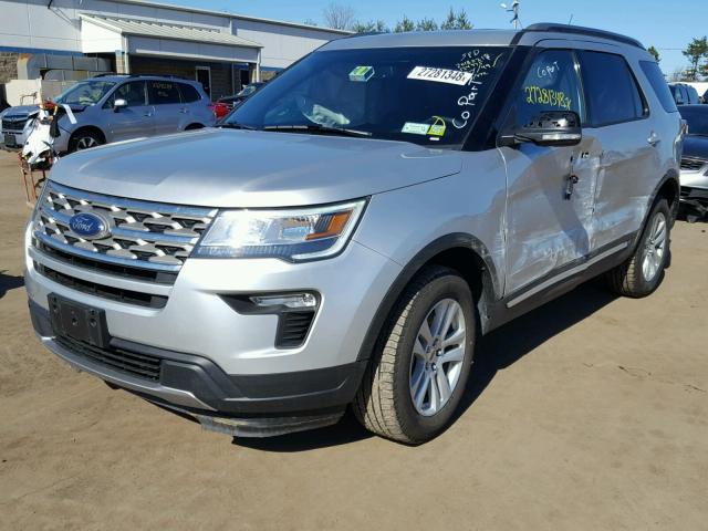 1FM5K8D8XJGA56949 - 2018 FORD EXPLORER X SILVER photo 2