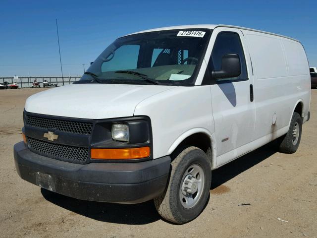 1GCGG256881144100 - 2008 CHEVROLET EXPRESS G2 WHITE photo 2