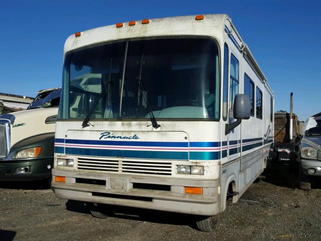 3FCMF53G3VJA14065 - 1997 FORD RV WHITE photo 2