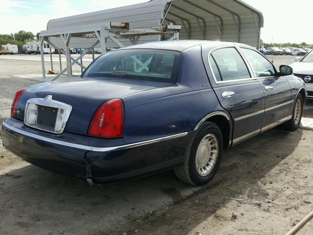 1LNHM81W42Y652967 - 2002 LINCOLN TOWN CAR E BLUE photo 4