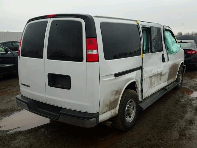 1GAZGMFG7H1252213 - 2017 CHEVROLET EXPRESS G3 WHITE photo 4