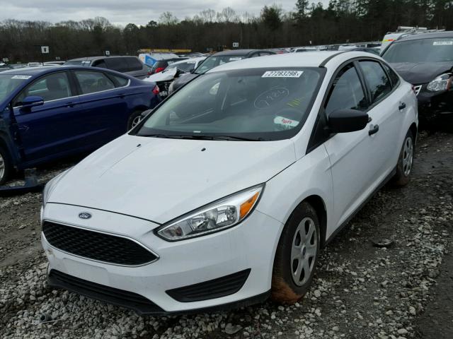 1FADP3E2XGL401840 - 2016 FORD FOCUS S WHITE photo 2