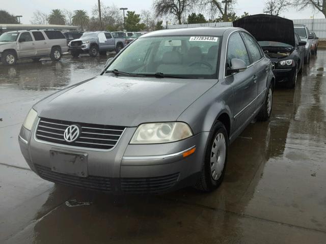 WVWMD63B15P007561 - 2005 VOLKSWAGEN PASSAT GL GRAY photo 2