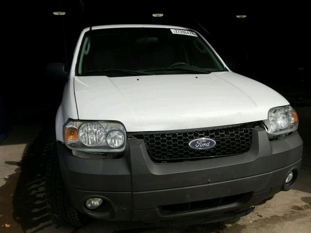 1FMYU93137KA83739 - 2007 FORD ESCAPE XLT WHITE photo 9