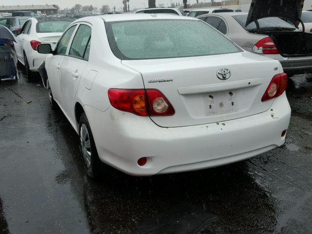 1NXBU40E39Z124670 - 2009 TOYOTA COROLLA BA WHITE photo 3