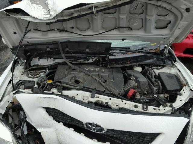 1NXBU40E39Z124670 - 2009 TOYOTA COROLLA BA WHITE photo 7