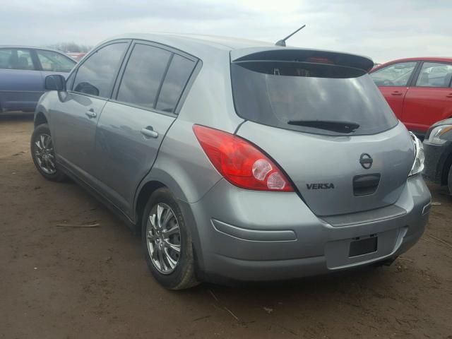 3N1BC13E79L355361 - 2009 NISSAN VERSA S GRAY photo 3