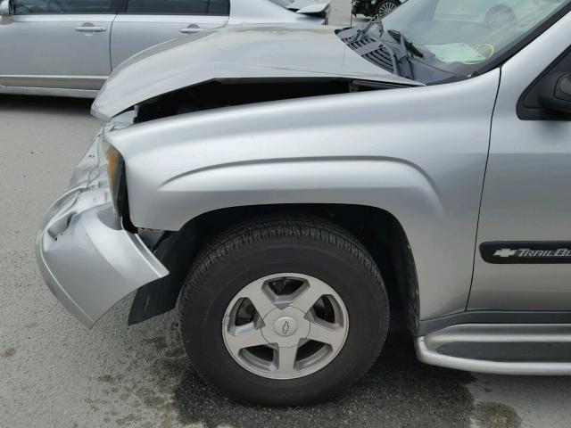 1GNDS13S642387850 - 2004 CHEVROLET TRAILBLAZE SILVER photo 9