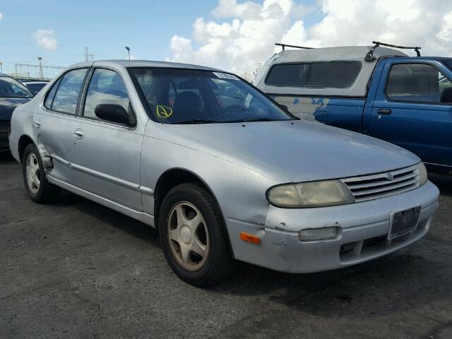 1N4BU31D3SC274039 - 1995 NISSAN ALTIMA XE SILVER photo 1