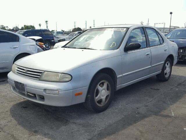 1N4BU31D3SC274039 - 1995 NISSAN ALTIMA XE SILVER photo 2