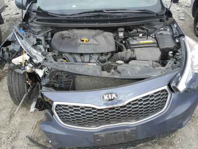 KNAFX4A64G5517733 - 2016 KIA FORTE LX BLUE photo 7