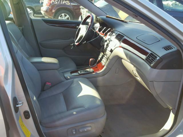 JTHBA30G845025952 - 2004 LEXUS ES 330 SILVER photo 5