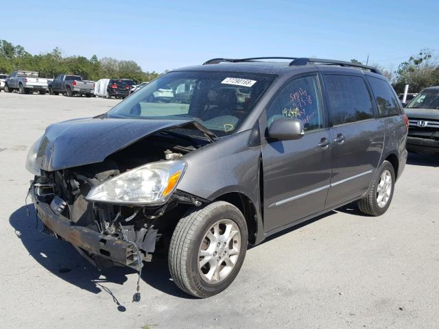 5TDBA22C95S048156 - 2005 TOYOTA SIENNA XLE GRAY photo 2