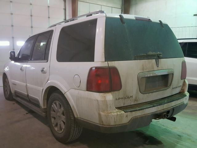5LMFU28R24LJ41050 - 2004 LINCOLN NAVIGATOR WHITE photo 3