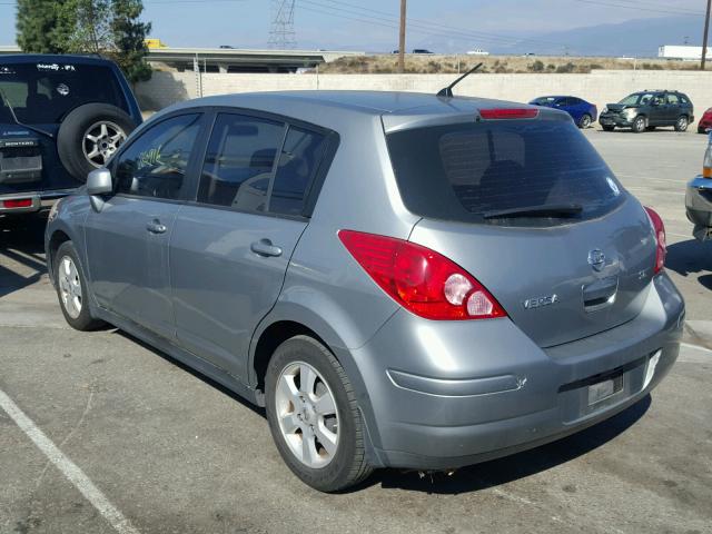 3N1BC13E38L372284 - 2008 NISSAN VERSA S GRAY photo 3