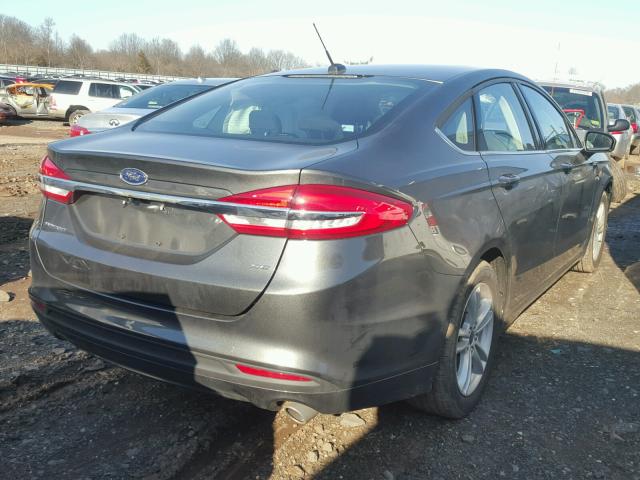 3FA6P0H72JR177809 - 2018 FORD FUSION SE GRAY photo 4