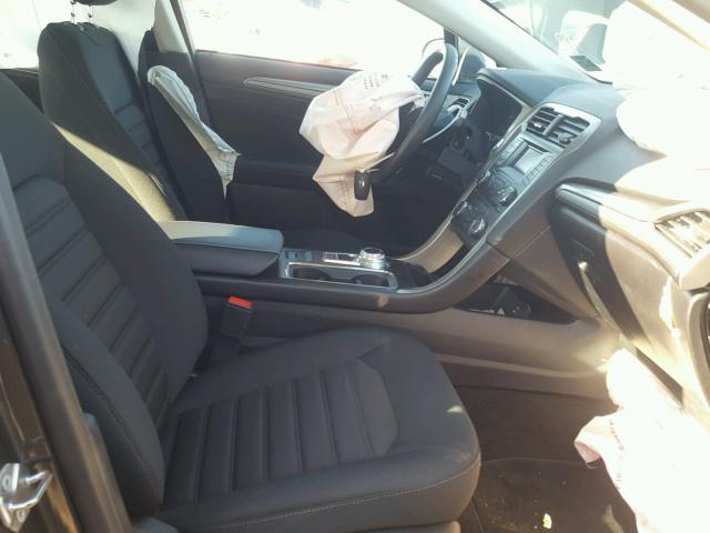 3FA6P0H72JR177809 - 2018 FORD FUSION SE GRAY photo 5