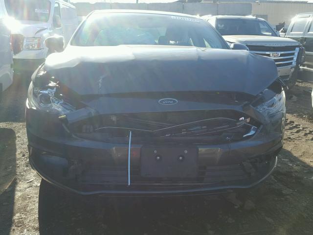 3FA6P0H72JR177809 - 2018 FORD FUSION SE GRAY photo 9
