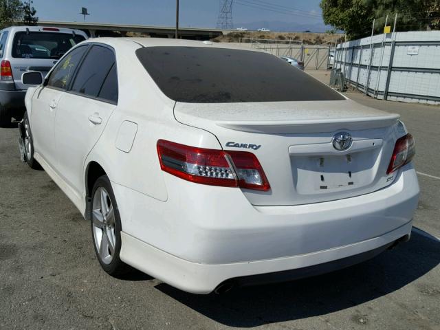 4T1BF3EK9AU558955 - 2010 TOYOTA CAMRY BASE WHITE photo 3