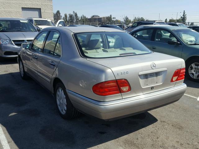 WDBJF65H0XA858379 - 1999 MERCEDES-BENZ E 320 GOLD photo 3