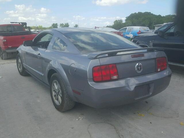 1ZVHT80N365135132 - 2006 FORD MUSTANG SILVER photo 3