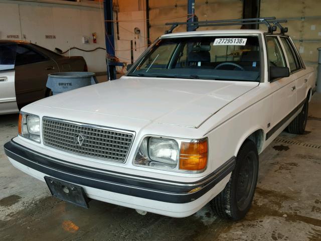 1P3BP46K5JC259779 - 1988 PLYMOUTH RELIANT LE WHITE photo 2