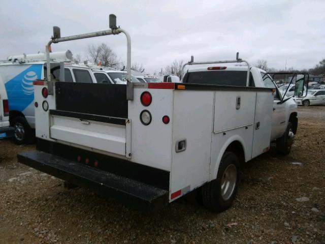 1GBJC34K88E131902 - 2008 CHEVROLET SILVERADO WHITE photo 4