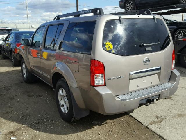 5N1AR18U76C684815 - 2006 NISSAN PATHFINDER BROWN photo 3