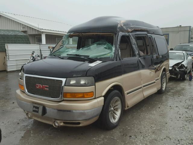 1GDFG15TX51101056 - 2005 GMC SAVANA RV TWO TONE photo 2