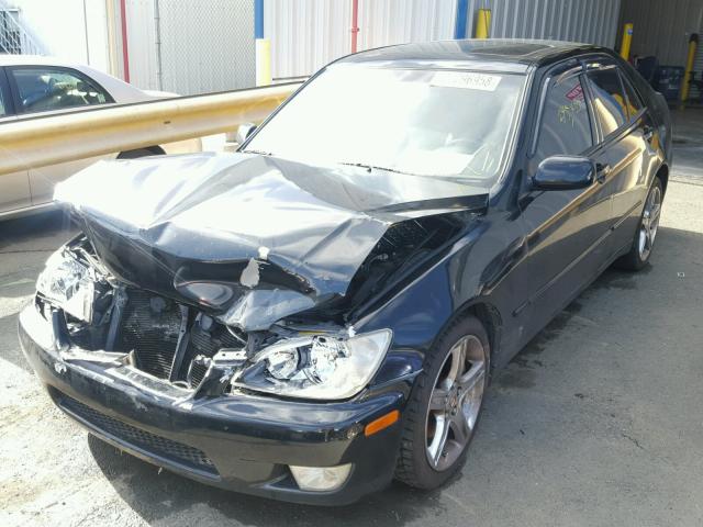 JTHBD192930065827 - 2003 LEXUS IS 300 BLACK photo 2