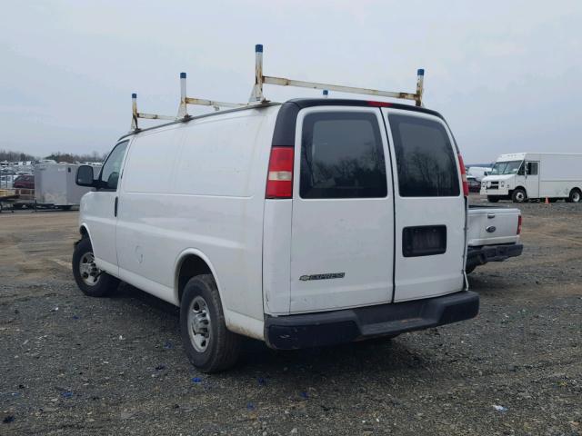 1GCGG25VX71224956 - 2007 CHEVROLET EXPRESS G2 WHITE photo 3