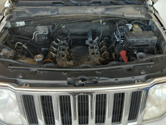 1J8GP58K38W173011 - 2008 JEEP LIBERTY LI WHITE photo 7