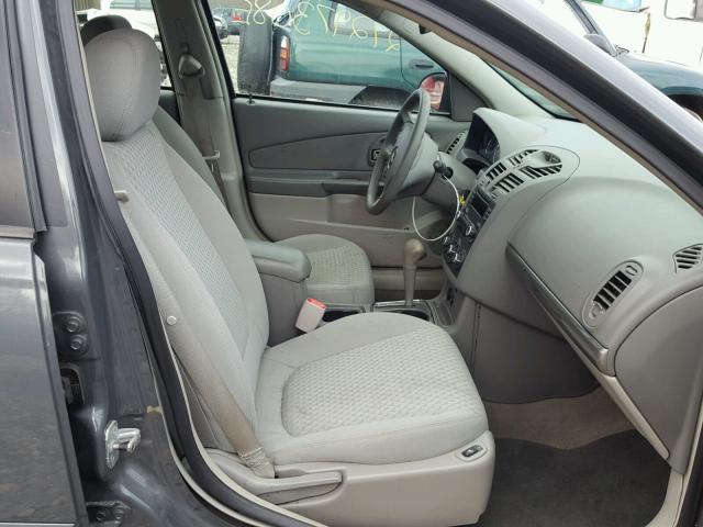 1G1ZS58FX8F125080 - 2008 CHEVROLET MALIBU LS GRAY photo 5