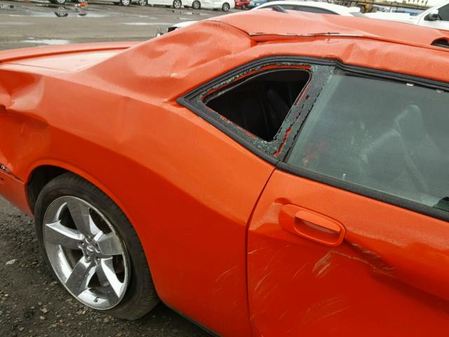 2B3LJ54T99H535169 - 2009 DODGE CHALLENGER ORANGE photo 9