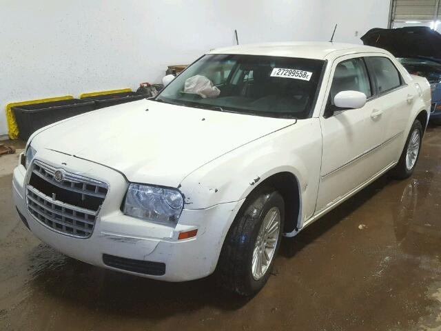 2C3LA43R98H166184 - 2008 CHRYSLER 300 LX CREAM photo 2