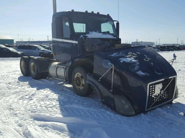 4V4NC9GH07N462394 - 2007 VOLVO VN VNL BLUE photo 1