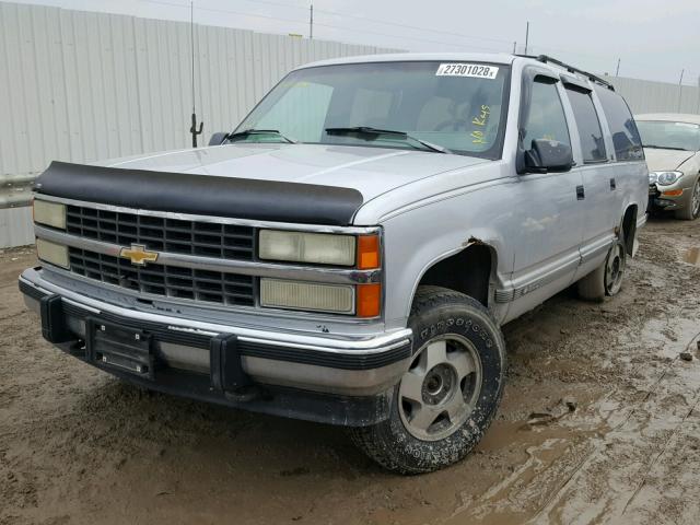 1GNFK16K2PJ354553 - 1993 CHEVROLET SUBURBAN K SILVER photo 2