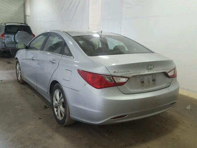 5NPEC4AC2BH000407 - 2011 HYUNDAI SONATA SE SILVER photo 3