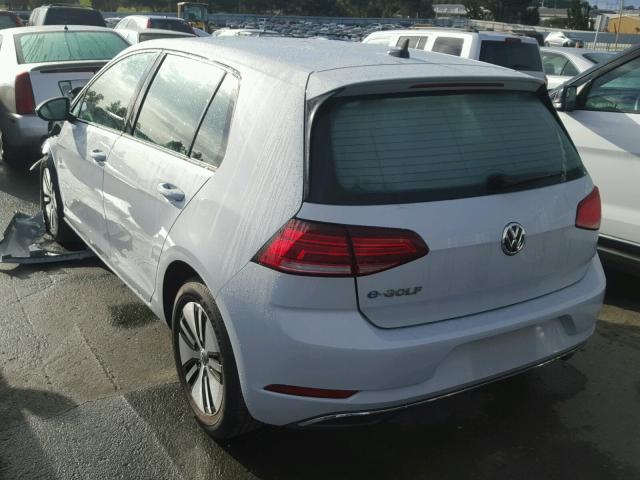 WVWKR7AU0HW953504 - 2017 VOLKSWAGEN E-GOLF SE WHITE photo 3