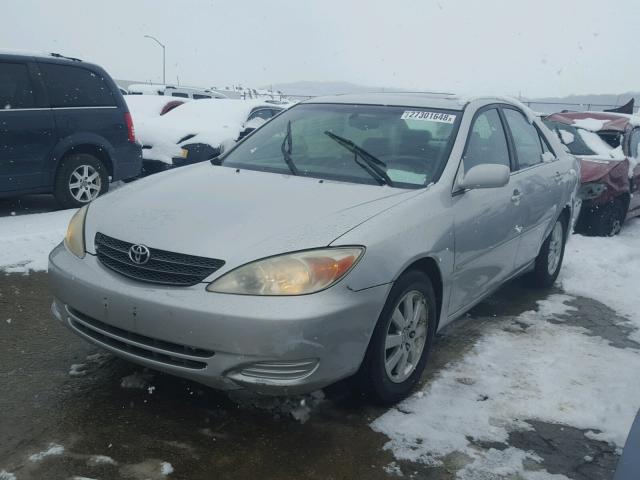 4T1BE30K22U591257 - 2002 TOYOTA CAMRY LE SILVER photo 2